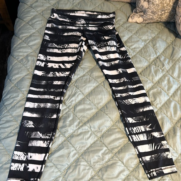 lululemon athletica Pants - Luluemon yoga pants